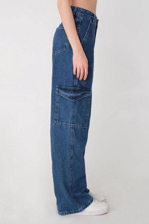 Темные джинсовые широкие джинсы с карманами