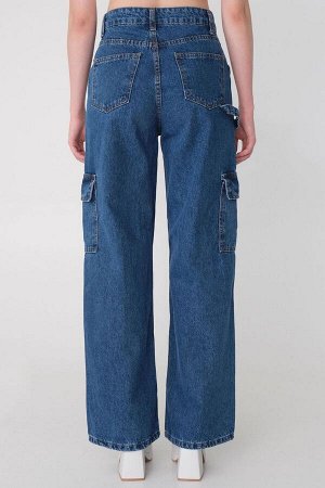 Широкие джинсы с высокой талией и боковыми карманами из темного денима