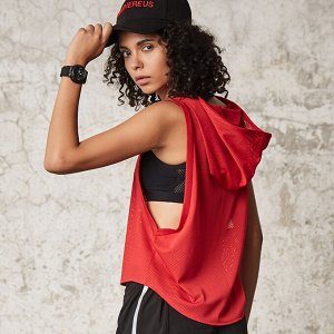 Жилетка спортивная женская "сетка" с капюшоном, цвет красный