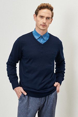 Повседневный шерстяной повседневный темно-синий вязаный свитер стандартного кроя с v-образным вырезом и V-образным вырезом