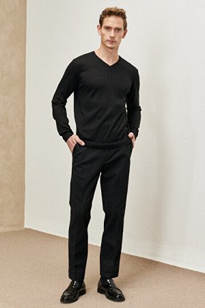 Повседневный черный трикотажный свитер стандартного кроя с V-образным вырезом из шерсти