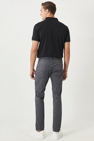Удобные облегающие брюки антрацитового цвета, растягивающиеся на 360 градусов во всех направлениях