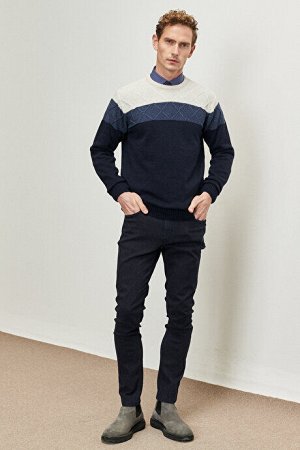 Шерстяной свитер стандартного кроя с круглым вырезом и цветными блоками