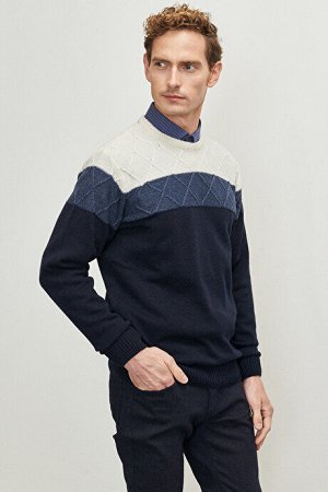 Шерстяной свитер стандартного кроя с круглым вырезом и цветными блоками