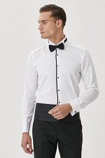 Бело-черная рубашка узкого кроя с воротником-смокингом