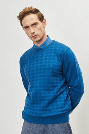 Жаккардовый синий трикотажный свитер стандартного кроя с круглым вырезом и защитой от пиллинга