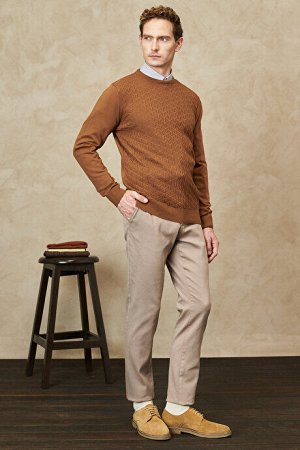Трикотажный свитер стандартного кроя с текстурой корицы спереди и анти-пиллингом