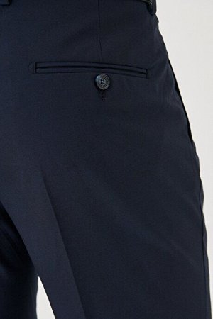 Темно-синие брюки классического кроя с боковыми карманами классического кроя