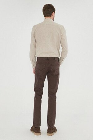 Удобные брюки Slim Fit Slim Fit Slim Fit Гибкие коричневые брюки, которые растягиваются во всех направлениях на 360 градусов