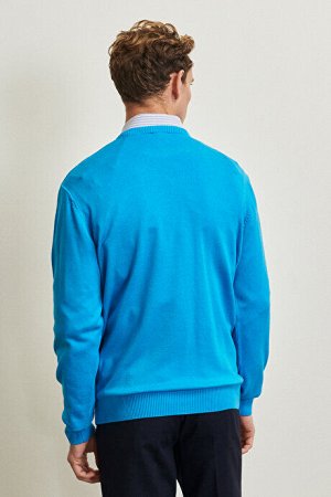 Бирюзовый трикотажный свитер стандартного кроя с круглым вырезом и круглым вырезом