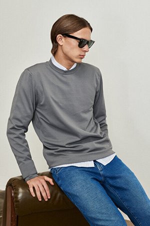 Стандартный крой Нормальный крой с круглым вырезом Легкий свободный свитер Серый трикотажный свитер