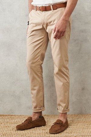Бежевые брюки чинос узкого кроя с боковым карманом
