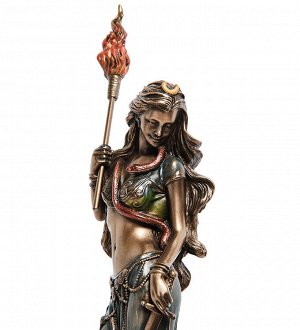 Статуэтка «Геката - богиня волшебства и всего таинственного»