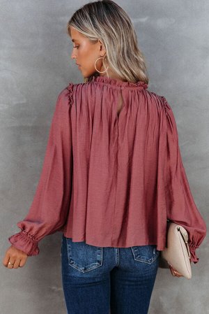 Бордовая блузка с рюшами и сборками с застежкой сзади