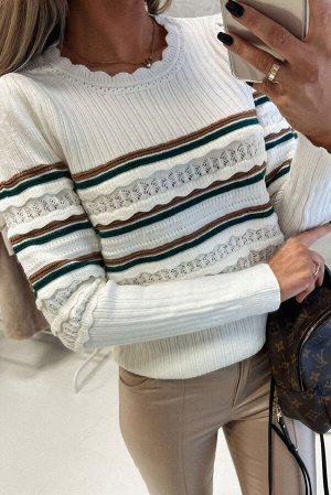 Белый вязаный свитер в полоску с кружевными рюшами