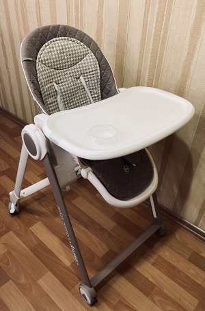 Стульчик для кормления Happy Baby