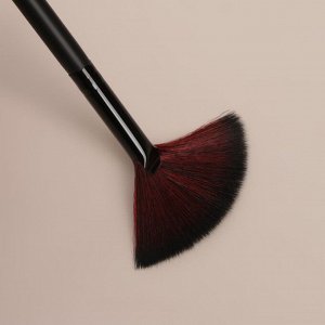 Кисть для макияжа, веерная, 16,5 см, цвет чёрный