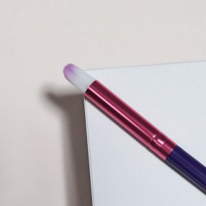 Кисть для макияжа «PENCIL», 16,5 см, цвет фиолетовый