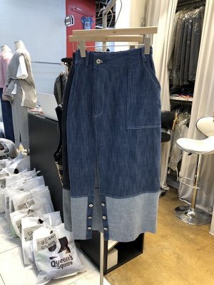Женская джинсовая юбка средней длины, с карманом, с разрезом, цвет синий