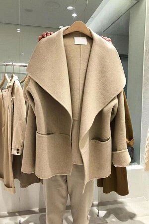 Женское короткое тонкое пальто, цвет бежевый