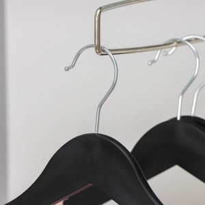 Вешалка-плечики для одежды с антискользящей перекладиной Доляна, размер 44-46, цвет чёрный