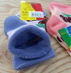 Носки детские ясельные махровые для девочки с принтом Ягодка