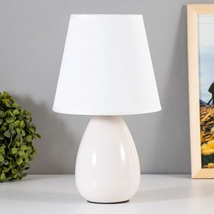 Настольная лампа "Джина" E14 40Вт белый 18х18х29 см RISALUX