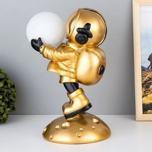 Ночник "Космонавт" LED от батареек золото 16х16х30,5 см