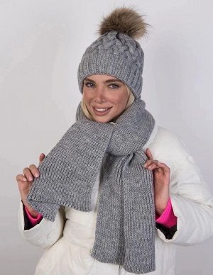 Комплект зимний :шапка зимняя и шарф вязаный