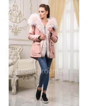 Розовая парка-куртка с капюшоном