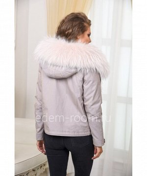 Куртка с шикарным мехом енота