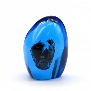 Сувенир из янтаря искусственного"Цикада" 40*55мм цв.синий.