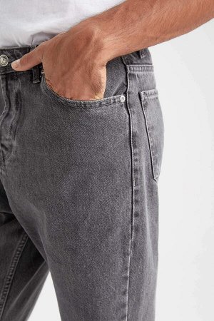 Экологичные джинсы свободного кроя