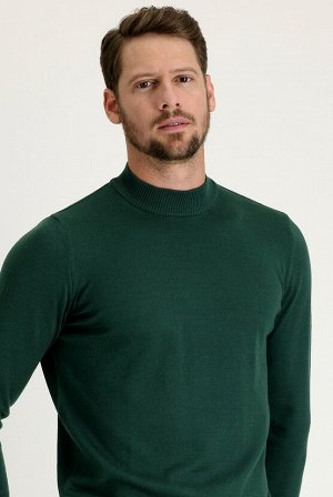 Трикотажный свитер классического кроя с воротником "Зеленый лесной меланж" и воротником "бато"