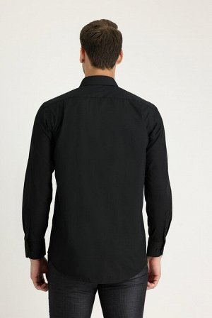 Черная классическая рубашка с длинным рукавом