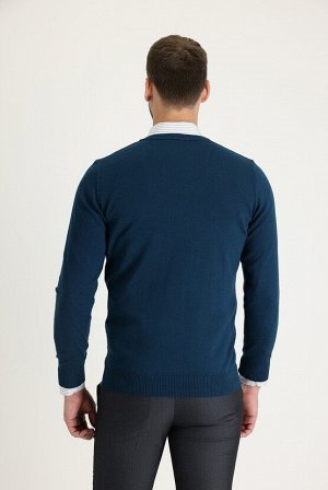 Вязаный свитер средней посадки с V-образным вырезом и V-образным вырезом среднего кроя