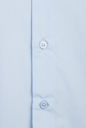 Бледно-голубая рубашка узкого кроя с длинным рукавом