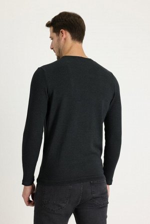 Kiğılı Темно-антрацитовый меланжевый приталенный вязаный свитер с круглым вырезом и узором