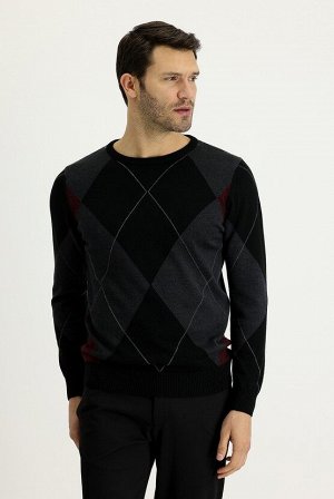 Черный приталенный вязаный свитер с круглым вырезом и узором