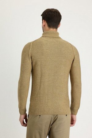 Темно-бежевая водолазка Приталенный шерстяной вязаный свитер с узором