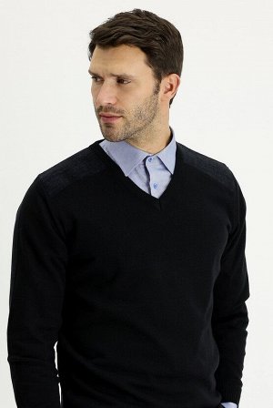 Черный вязаный свитер с V-образным вырезом, классический крой, узорчатый трикотаж