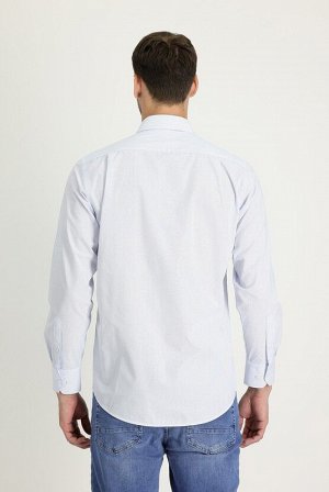 Бледно-голубая рубашка в полоску с длинным рукавом стандартного кроя