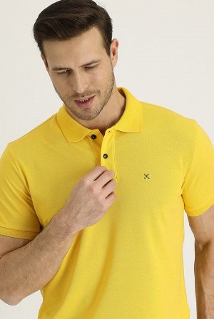 Темно-желтая облегающая футболка с вышивкой и воротником поло