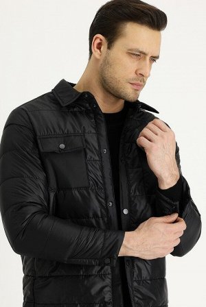 Черное приталенное стеганое спортивное пальто