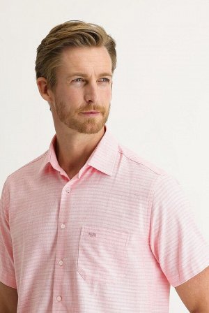 Розовая спортивная рубашка стандартного кроя с коротким рукавом и рисунком