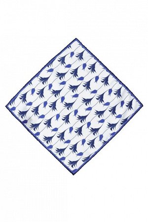 Платок темно-синего цвета среднего размера с узором