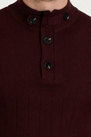 Темно-бордовый приталенный трикотажный свитер с воротником бато и узором