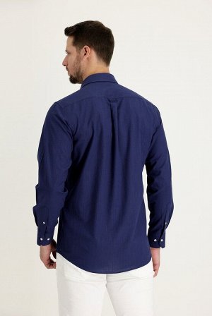Темно-синяя рубашка свободного кроя с длинным рукавом под льняную ткань