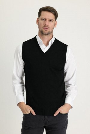 Черный вязаный свитер с v-образным вырезом