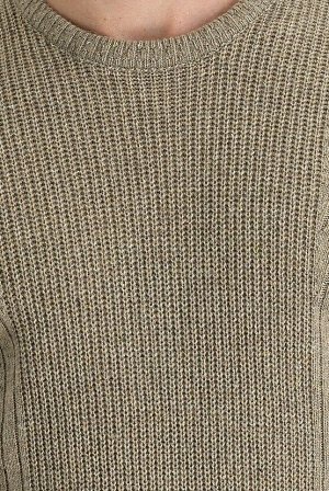 Бежевый приталенный шерстяной трикотажный свитер с круглым вырезом среднего размера